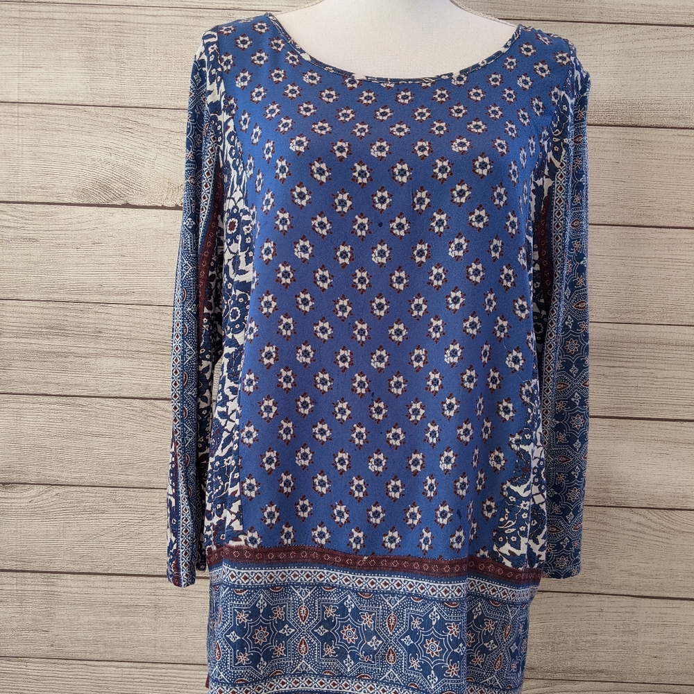 Lucky Brand top size Large, blue an white
